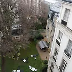 Small Haven With Garden In The Heart Ofparis
