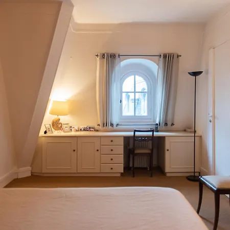Small Haven With Garden In The Heart Ofparis Appartamento