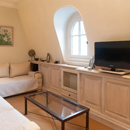 Appartamento Small Haven With Garden In The Heart Ofparis *