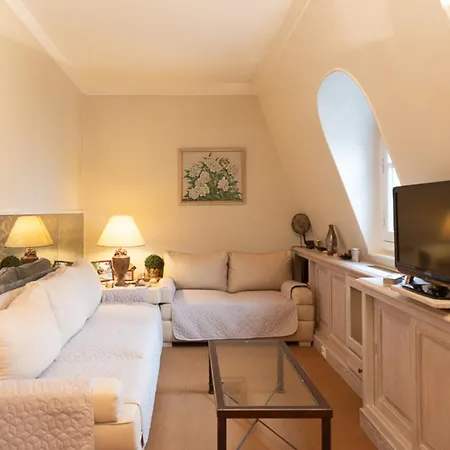Small Haven With Garden In The Heart Ofparis *